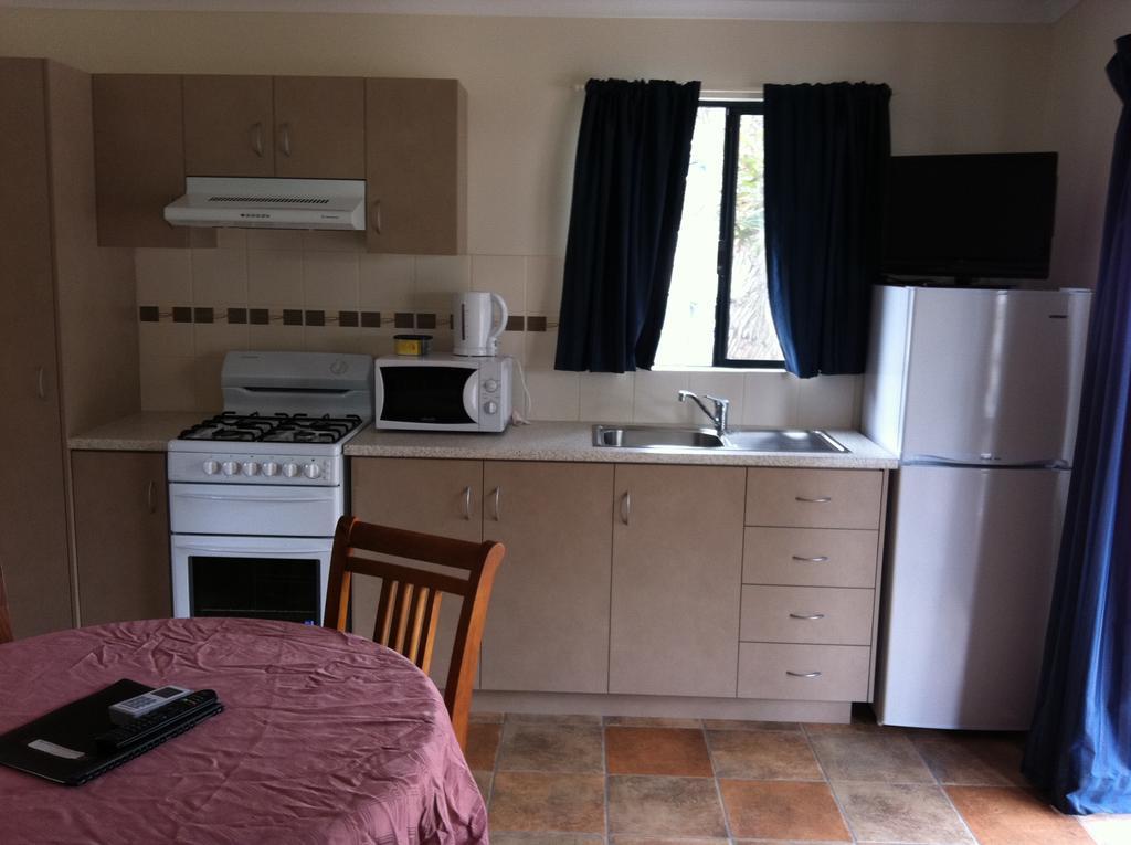 Pinjarra Caravan Park And Cabins Room photo