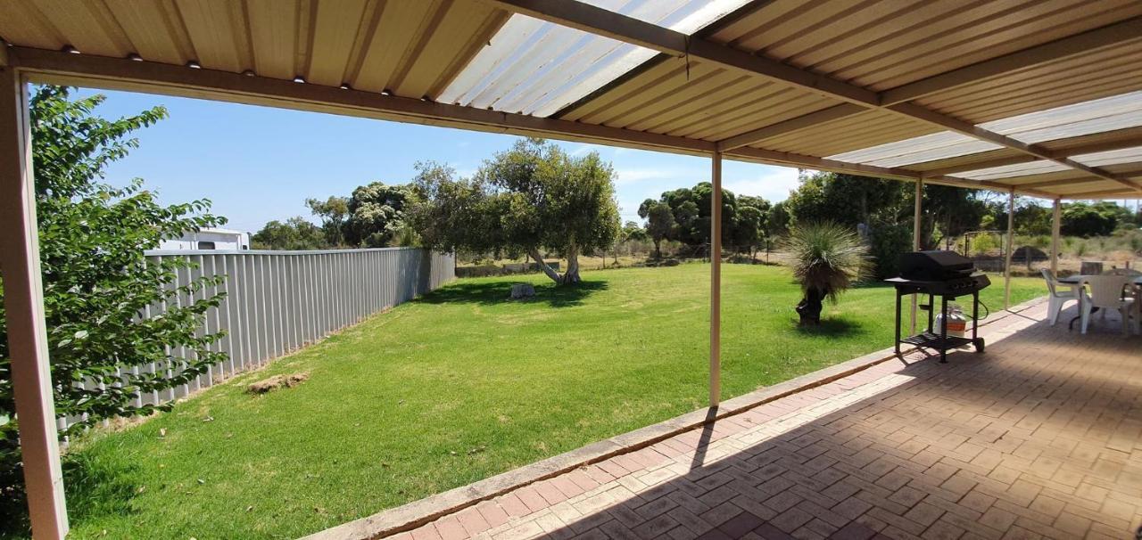 Pinjarra Caravan Park And Cabins Exterior photo